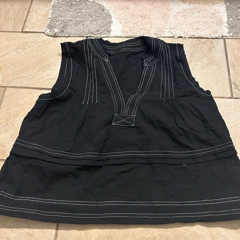 Black Sleeveless Top